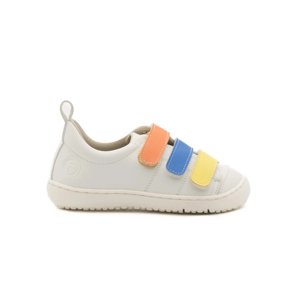 DEPORTIVA TRES VELCROS SUELA BLANCA